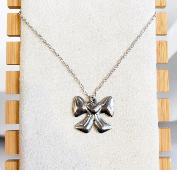 Collana fiocco  puff grande due varianti colore