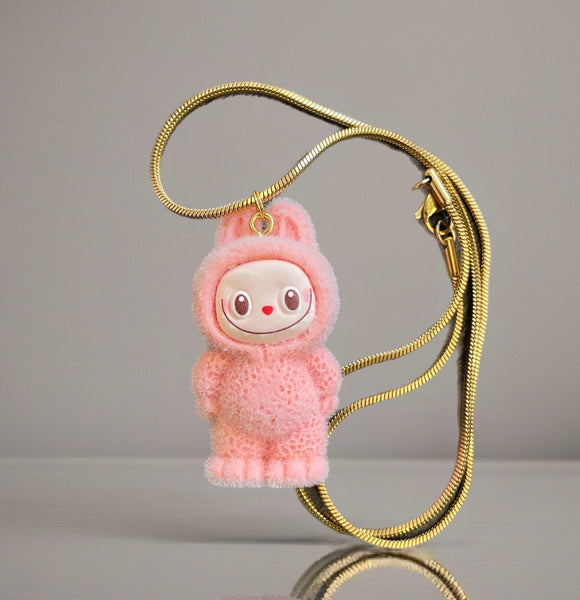 Collana Labubu in piedi vari colori due lunghezze catenina