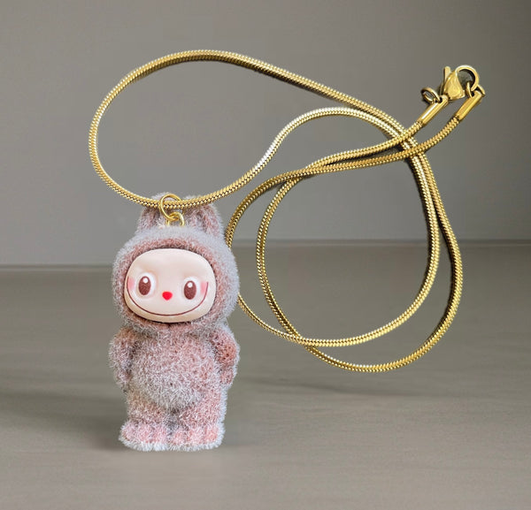 Collana Labubu in piedi vari colori due lunghezze catenina