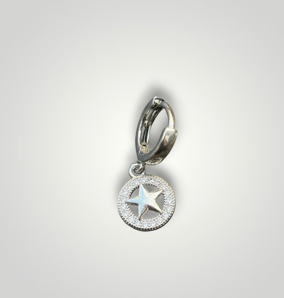 Mono orecchino medaglia stella due varianti colore