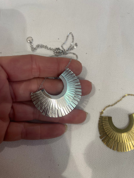 Collana nativi due varianti colore