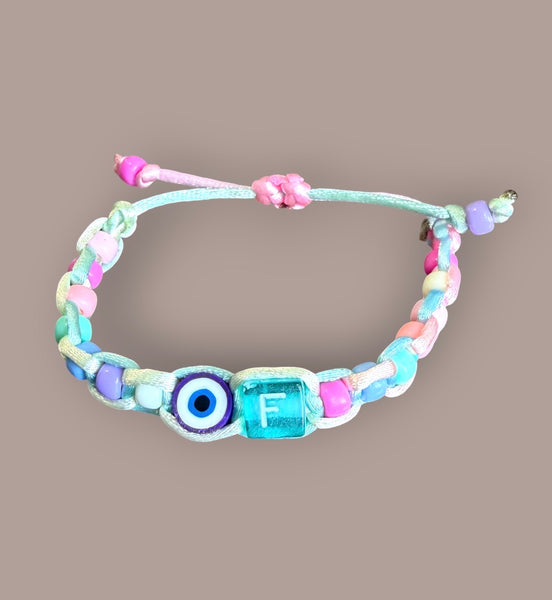 Bracciale con dadino iniziale vari colori e lettere
