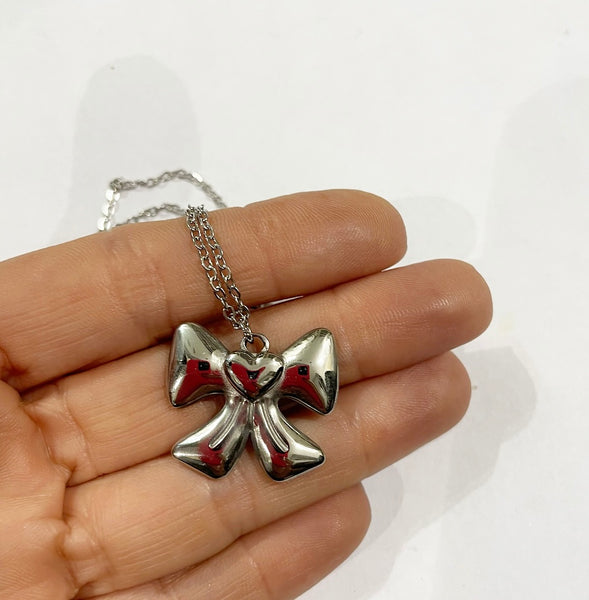 Collana fiocco  puff grande due varianti colore