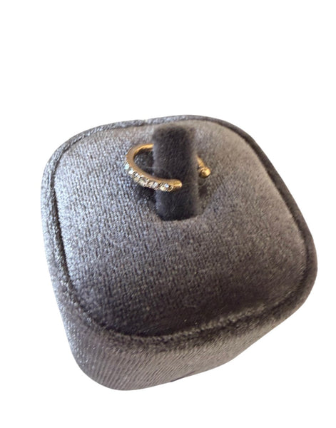 Face jewels Orecchino per naso 
Cerchio crystal clip non serve
avere il buco due varianti colore