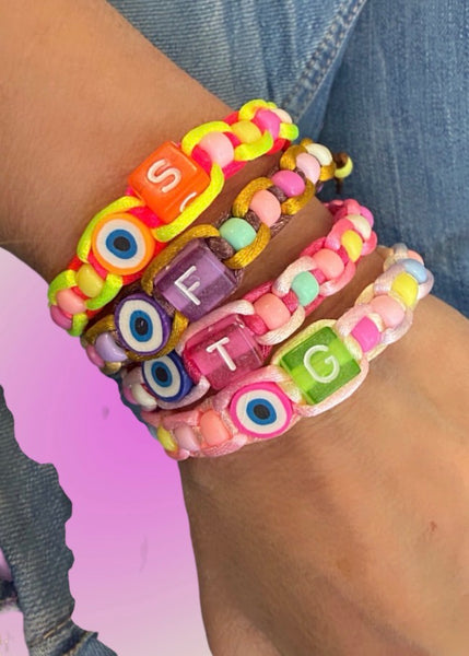 Bracciale con dadino iniziale vari colori e lettere