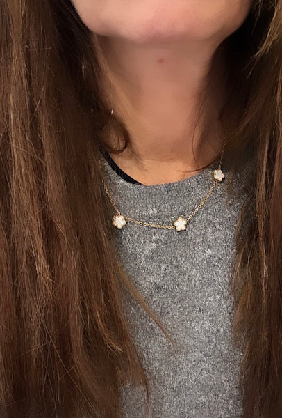 Collana  fiorellini  vari colori fiore variante piccina