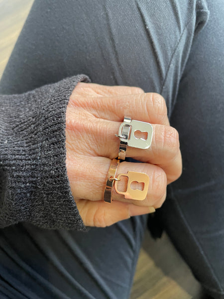 Anello regolabile So glamour Casetta   due varianti colore