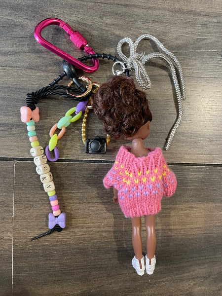 Pimp your Bag Keychain charms per borsa e portachiavi Barbie Shelly  riccia castana con abitìno rosa