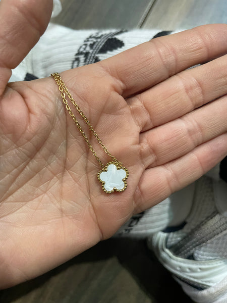 Collana  fiorellino  vari colori fiore variante media piccola