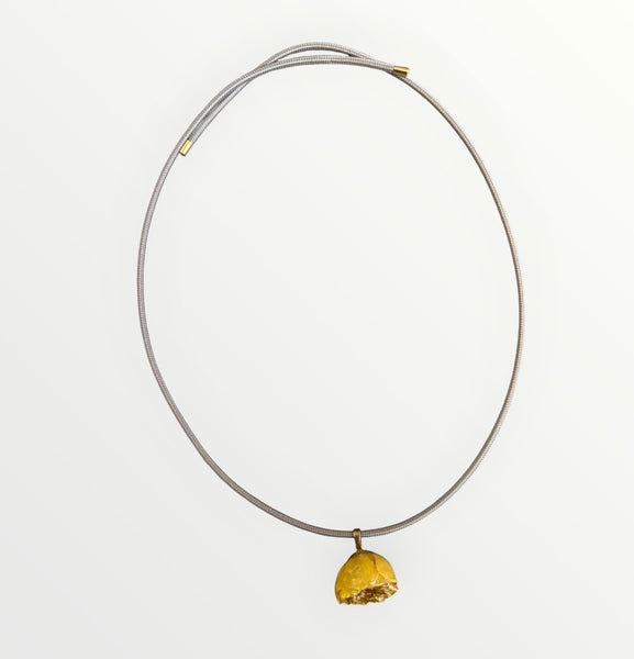 Collana magnetic con charm rosa essiccata crema  cordino vari colori
