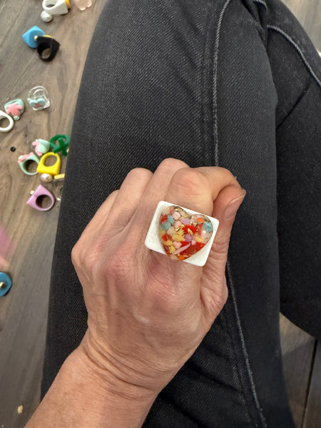 Anello resina cuore mosaico l’anello sceglie dove andare vari colori