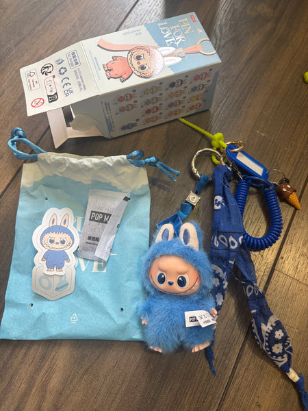 Pimp your bag portachiavi per borsa Mini Labubu Pin for Love bluette O