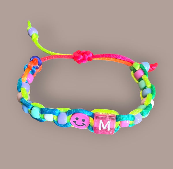 Bracciale con dadino iniziale vari colori e lettere