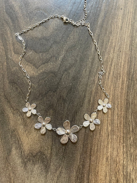 Collana multi flowers  varianti colore