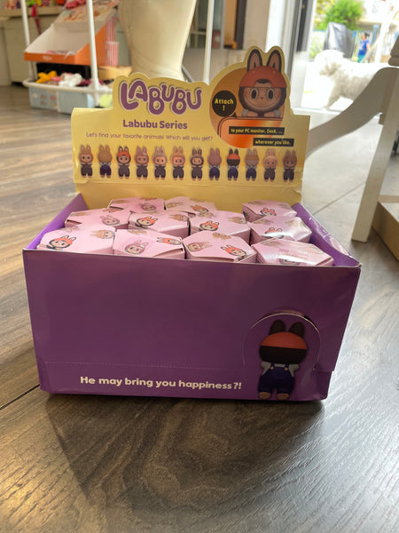 Labubu applique adesiva