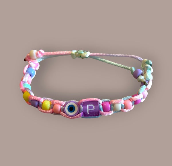 Bracciale con dadino iniziale vari colori e lettere