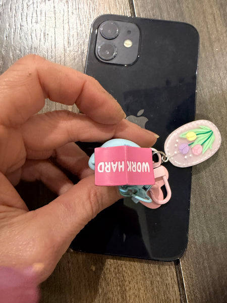 Pimp your phone  orsetto del cuore celeste con libro in testa