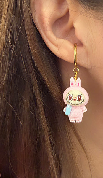 Mono orecchino Labubu con bibita vari colori