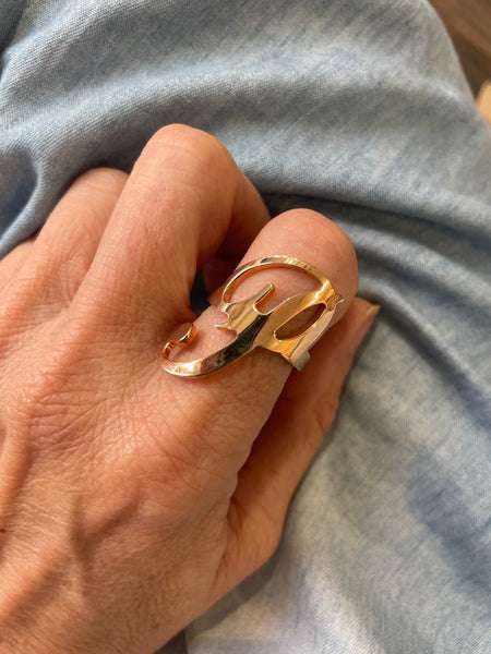 Anello regolabile lettera So Glamour due varianti colore