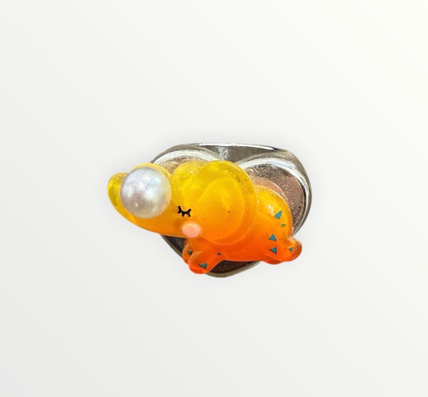 Anello resina metallizzata vari colori con elefantino con perla