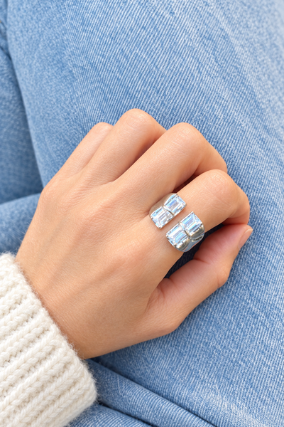 Anello Amanda con 4 punti luce due varianti colore