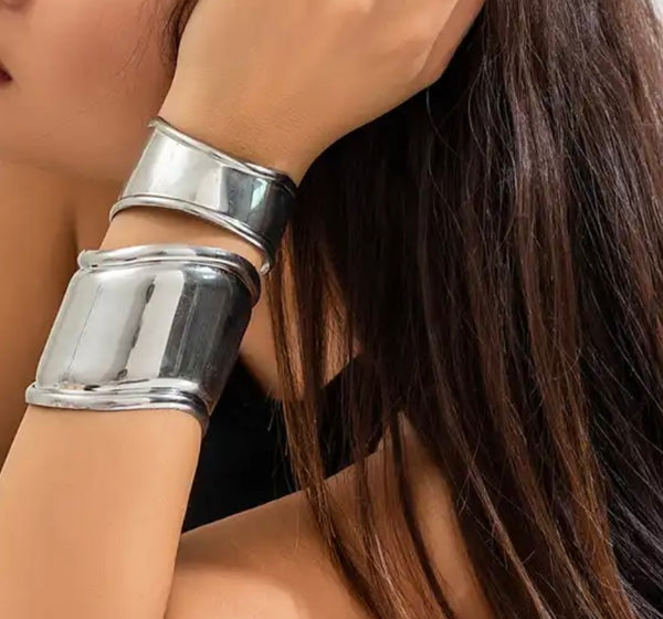 Bracciale manetta polsino onda modello basso