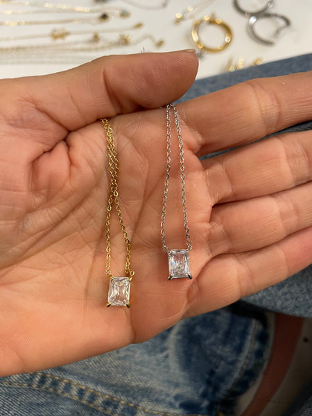 Collana punto luce quadrato due varianti colore