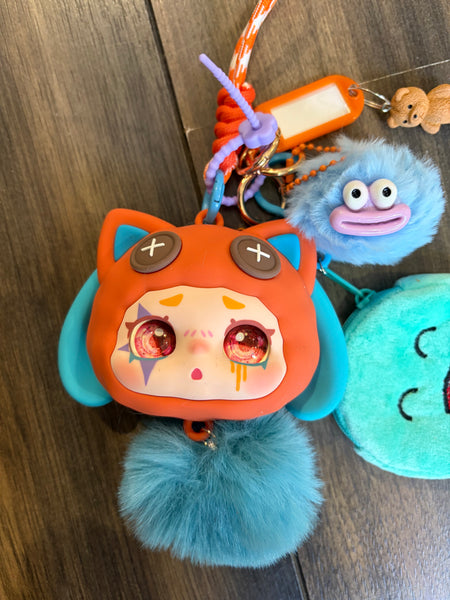 Pimp your bag   ( porta auricolari e piccoli oggetti ) ‘rimodellare i classici  ‘