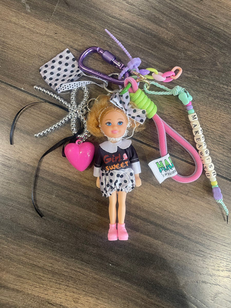 Pimp your Bag charms per borsa e
portachiavi Keychain Barbie Shelly
capelli biondi gonnellino e fiocco pois