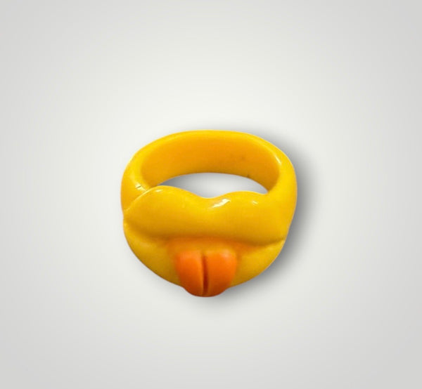 Anello kiss linguaccia resina l’anello sceglie dove andare vari colori