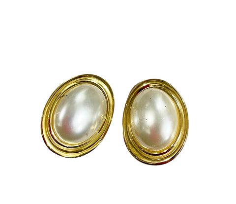 Coppia orecchìni ovale con perla centrale due varianti colore con clip