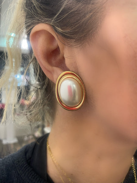 Coppia orecchìni ovale con perla centrale due varianti colore con clip