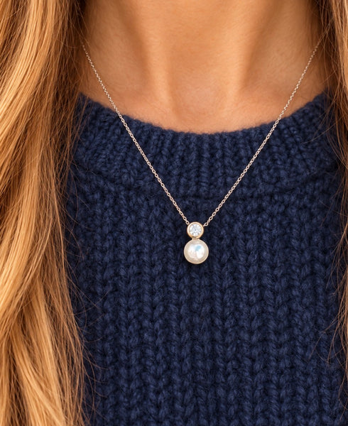 Collana perla e punto luce