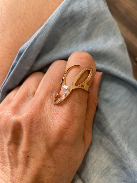 Anello regolabile lettera So Glamour due varianti colore