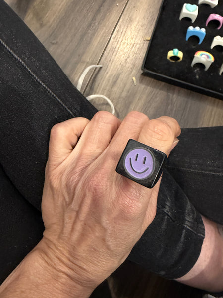 Anello resina smile colorato vari colori