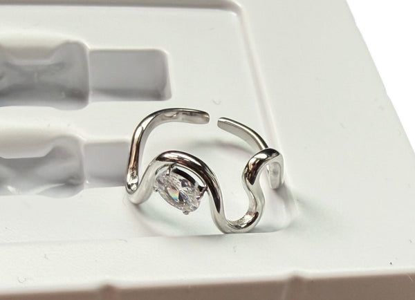 Anello Adele   punto luce ondulato due varianti colore