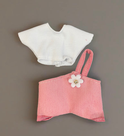 Salopette monospalla rosa con fiore   e t-shirt bianca abitìno completo per Labubu