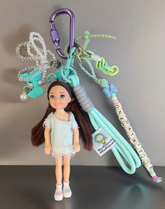 Pimp your Bag charms per borsa e
portachiavi Keychain Barbie Shelly
capelli castani vestitino verde acqua