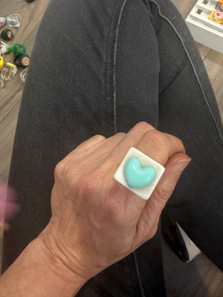 Anello resina cuore l’anello sceglie dove andare vari colori