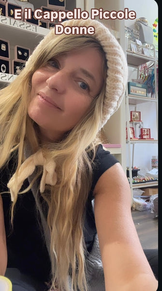 Can be Bag Cappello cuffia piccole donne che diventa borsetta due accessori in uno vari colori