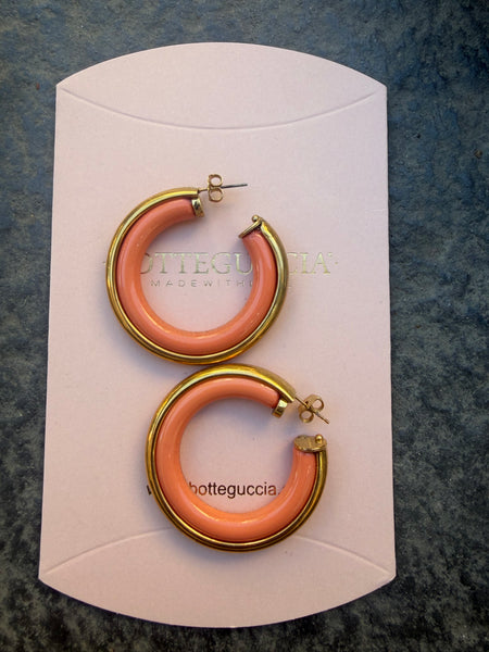 Coppia orecchini  botteguccia 4 cm  resina con dettaglio botteguccia