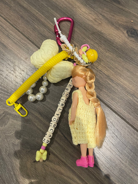 Pimp your Bag charms per borsa e
portachiavi Keychain Barbie Shelly
capelli biondi Jampsuit uncinetto giallo