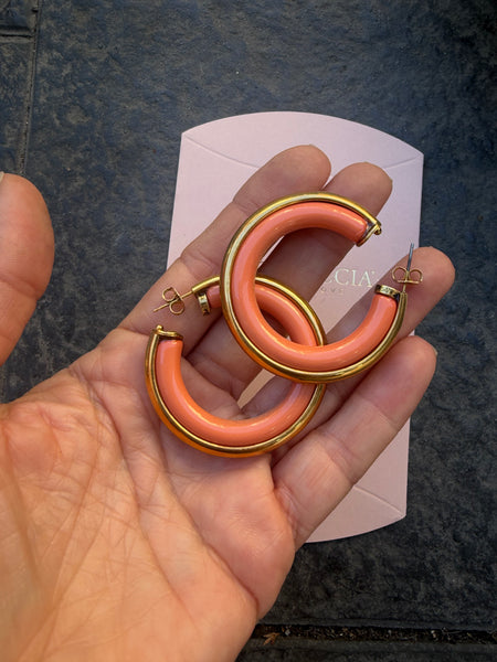 Coppia orecchini  botteguccia 4 cm  resina con dettaglio botteguccia