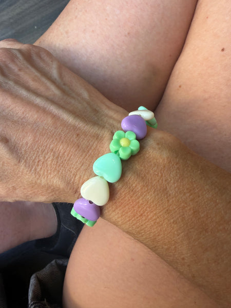 Bracciale colors Beads giro cuori small e fiori lilla verde acqua bianco
