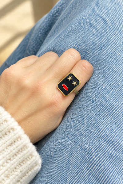 Anello volto stilizzato