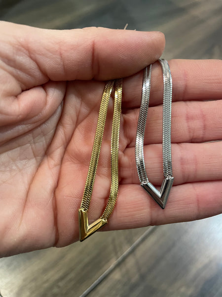 Collana snake piatto V due varianti colore