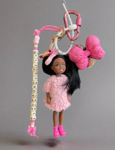 Pimp your Bag charms per borsa e
portachiavi Keychain Barbie Shelly
capelli neri abito rosa