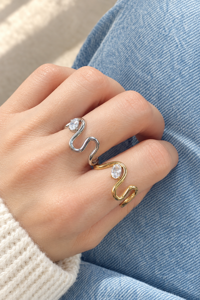 Anello Adele   punto luce ondulato due varianti colore