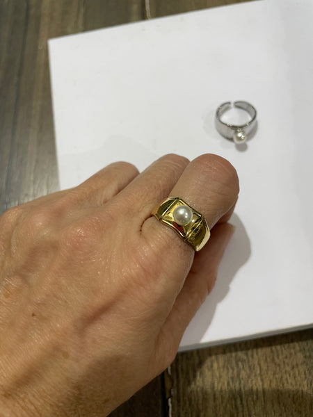 Anello fascia cicciotta con perla
