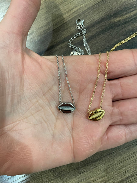 Collana Mini bocca due varianti colore